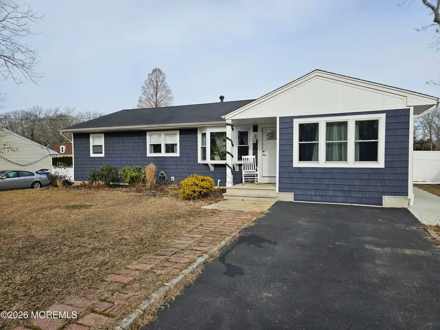 918 Raleigh Drive, Toms River, NJ 08753 - Image #2
