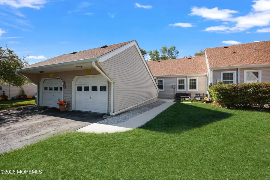 153 Cours De Pasteur #E, Freehold, NJ 07728 - Image #2