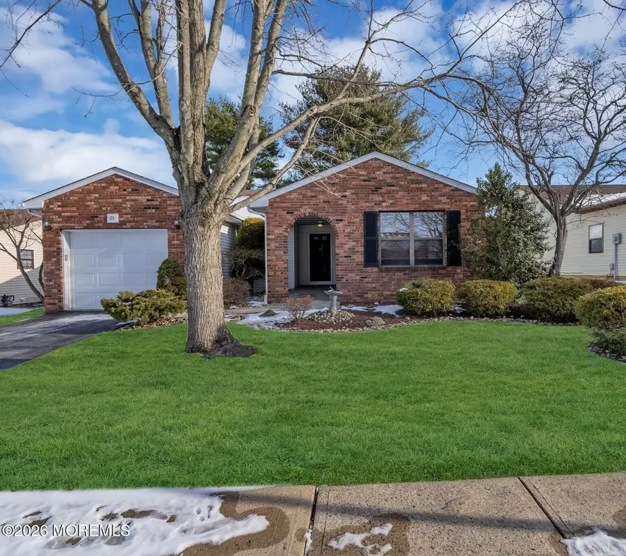 51 Lakeview Drive, Marlboro, NJ 07746 - Image #3