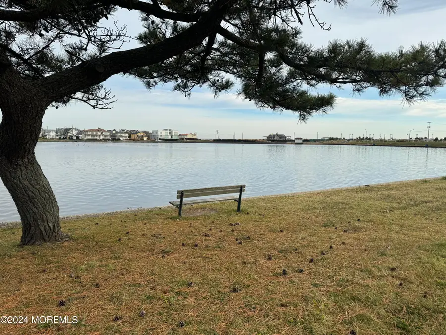 302 Deal Lake Drive #20, Asbury Park, NJ 07712 - Image #2