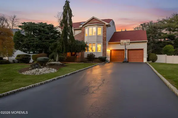 16 Wiltshire Drive, Manalapan, NJ 07726