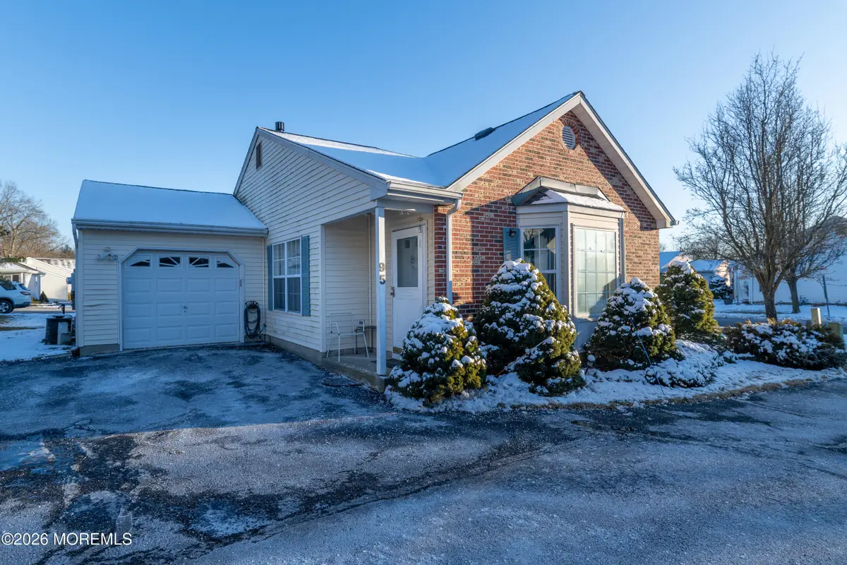 95 Farnworth Close, Freehold, NJ 07728 - Image #1