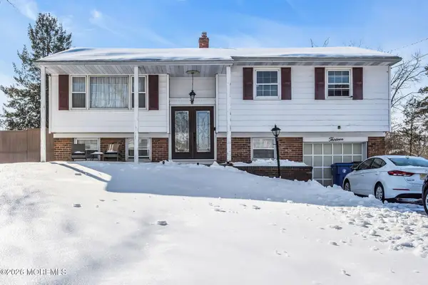 13 Poplar Place, Toms River, NJ 08753