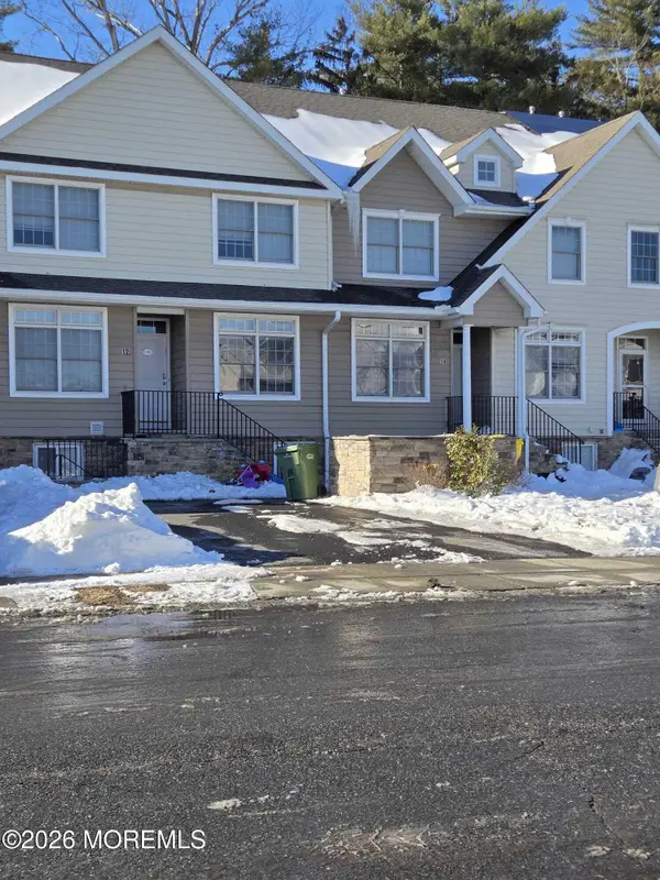 14 Natures Way, Lakewood, NJ 08701