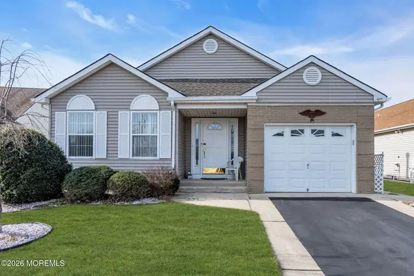 10 Bolton Court, Toms River, NJ 08757