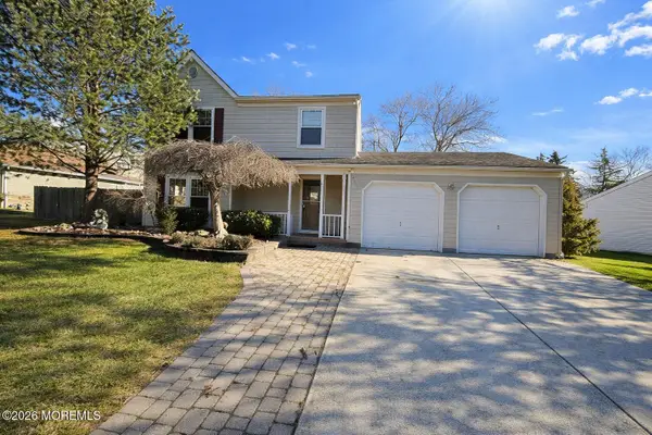 18 Plymouth Drive, Howell, NJ 07731