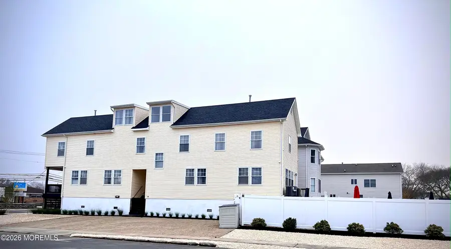 201 Arnold Avenue, Point Pleasant Beach, NJ 08742 - #3