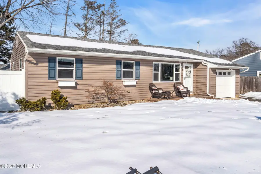 98 Oak Tree Lane, Toms River, NJ 08753 - Image #2