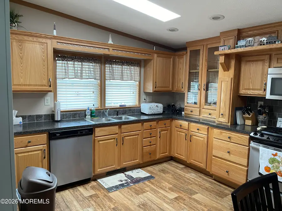 8 Baltimore Avenue, Manahawkin, NJ 08050 - Image #2