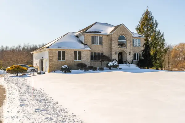 8 Tamar Court, Manalapan, NJ 07726