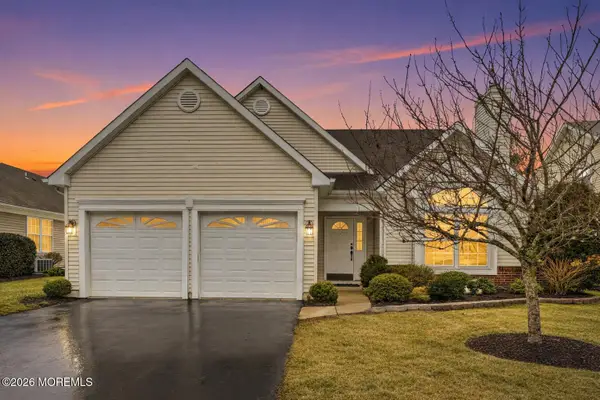 8 Casco Court, Lakewood, NJ 08701