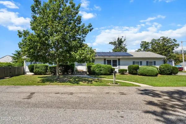 1108 Anchor Avenue, Beachwood, NJ 08722