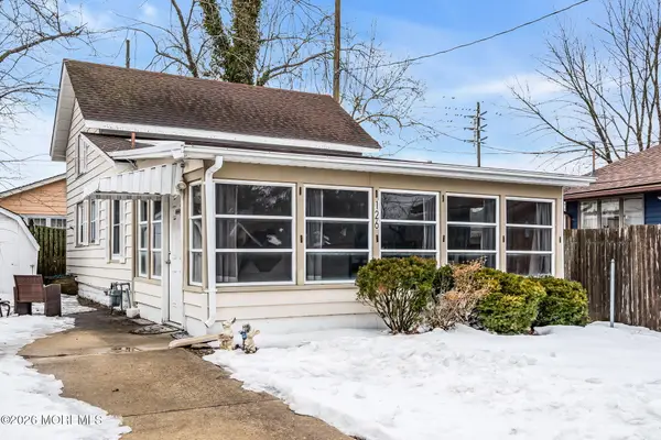 126 Capstan Avenue, Beachwood, NJ 08722