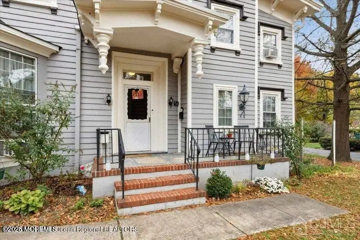 27 Spring Street, Freehold, NJ 07728 - #2