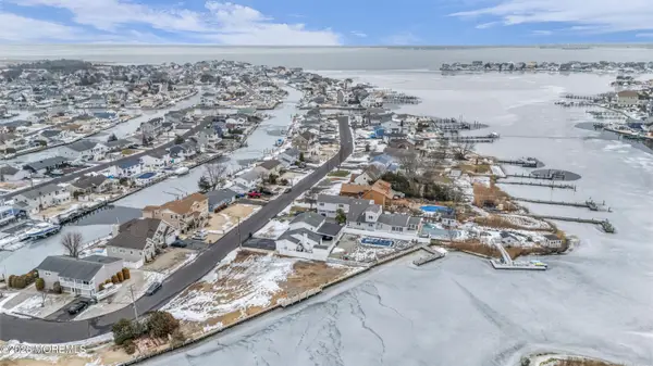 5 Tobago Avenue, Toms River, NJ 08753