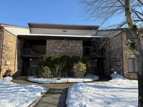 147 Amberly Drive #H, Manalapan, NJ 07726