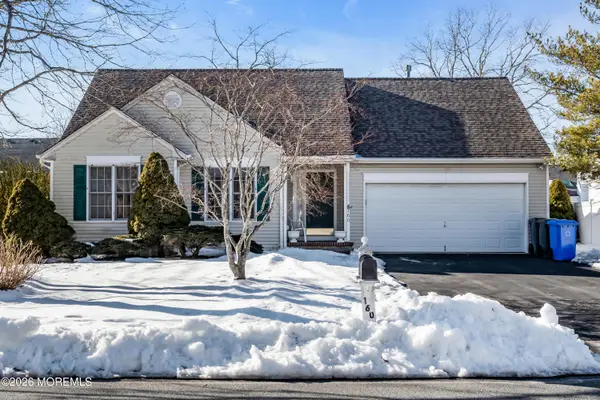 160 Spinnaker Avenue, Manahawkin, NJ 08050