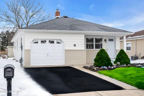 11 Bahamia Drive, Toms River, NJ 08757