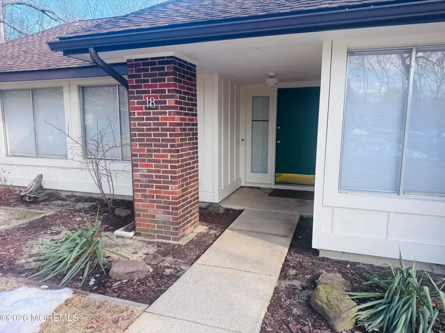 18 Liverpool Court, Jackson, NJ 08527 - #3