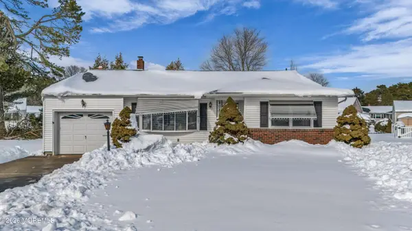 119 Edgewater Court, Toms River, NJ 08757