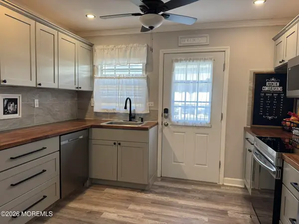 49C Cambridge Court #100c, Lakewood, NJ 08701