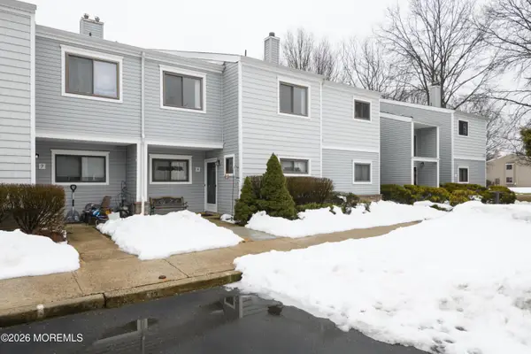 8 Beverly Court, Tinton Falls, NJ 07724