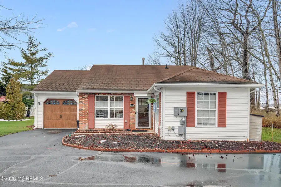 67 Farnworth Close #1000, Freehold, NJ 07728 - #2