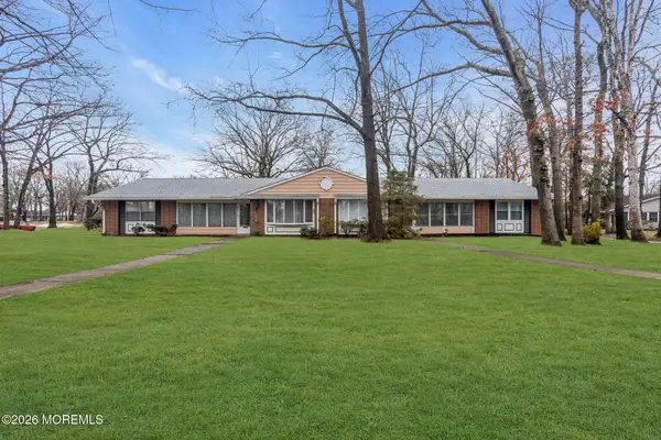 598B Lake Point Drive, Lakewood, NJ 08701