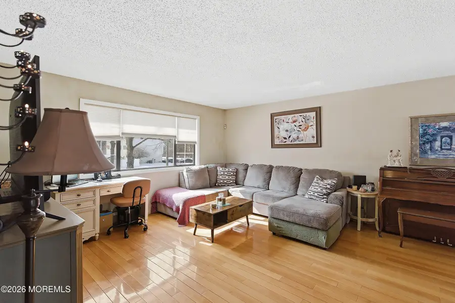 12 Dortmunder Drive, Manalapan, NJ 07726 - #3