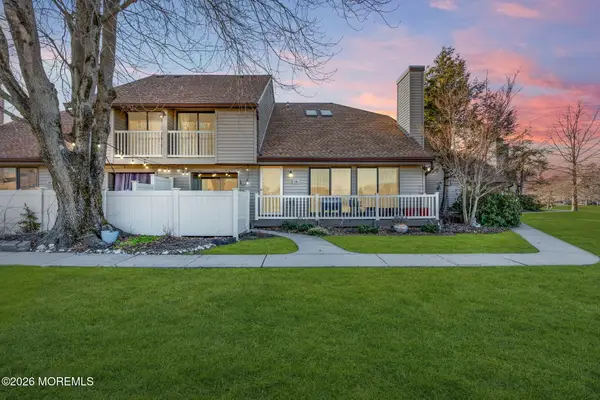 14 Cotswold Circle #8, Ocean Twp, NJ 07712