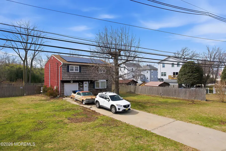 610 Center Avenue, Belford, NJ 07718 - #3