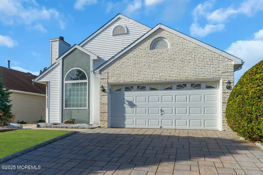 8 Newbury Court, Toms River, NJ 08757 - #2