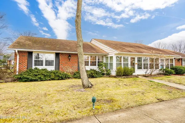 812A Dumbarton Drive, Lakewood, NJ 08701