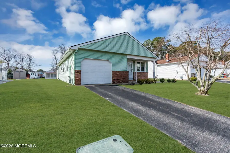 8 Redlands Court, Toms River, NJ 08757 - #3