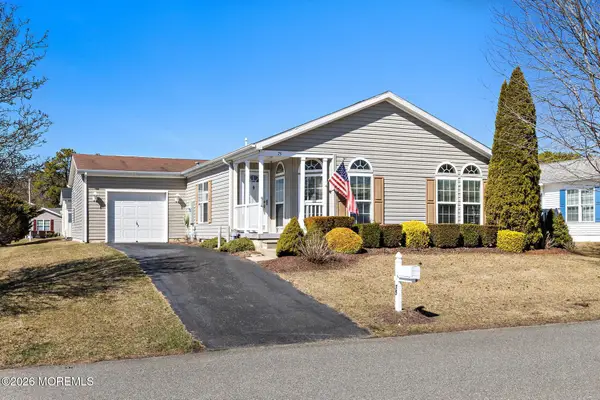 75 Oak Ridge Lane, Manahawkin, NJ 08050