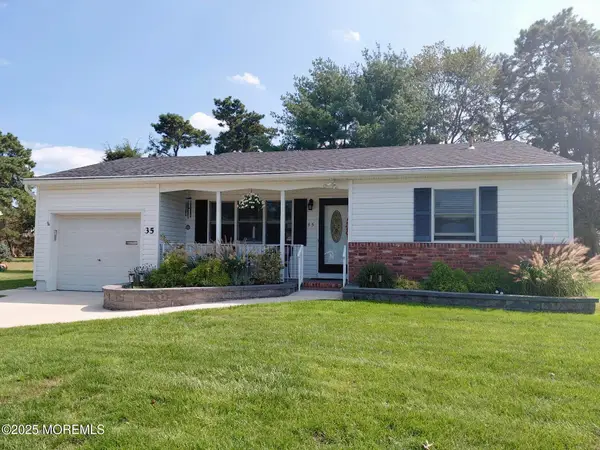 35 Southampton Road, Toms River, NJ 08757