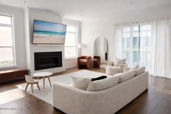 2 Valiant Court, Middletown, NJ 07748