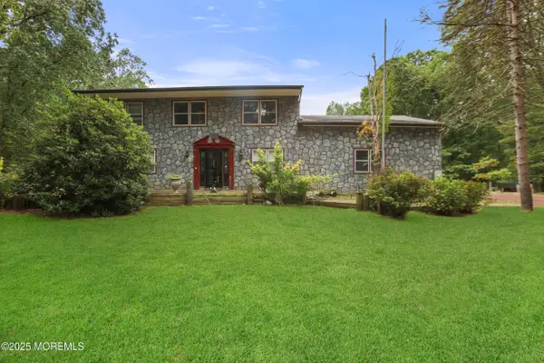 14 Hidden Hollow Court, Jackson, NJ 08527