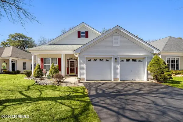 36 Silverspring Drive, Lakewood, NJ 08701