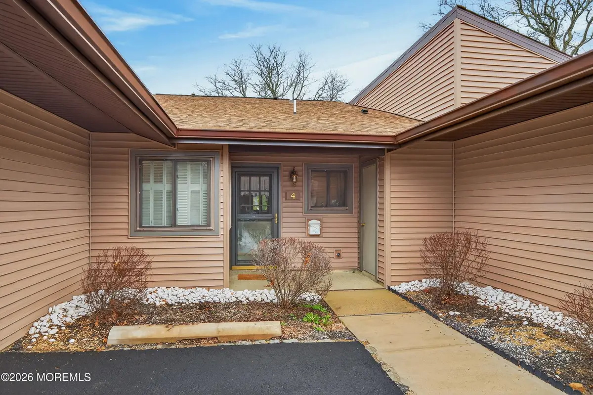 4 Friendship Court, Red Bank, NJ 07701 - #1