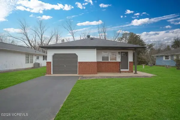 95 Barbados Drive, Toms River, NJ 08757