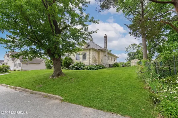 18 Central Avenue, Toms River, NJ 08753