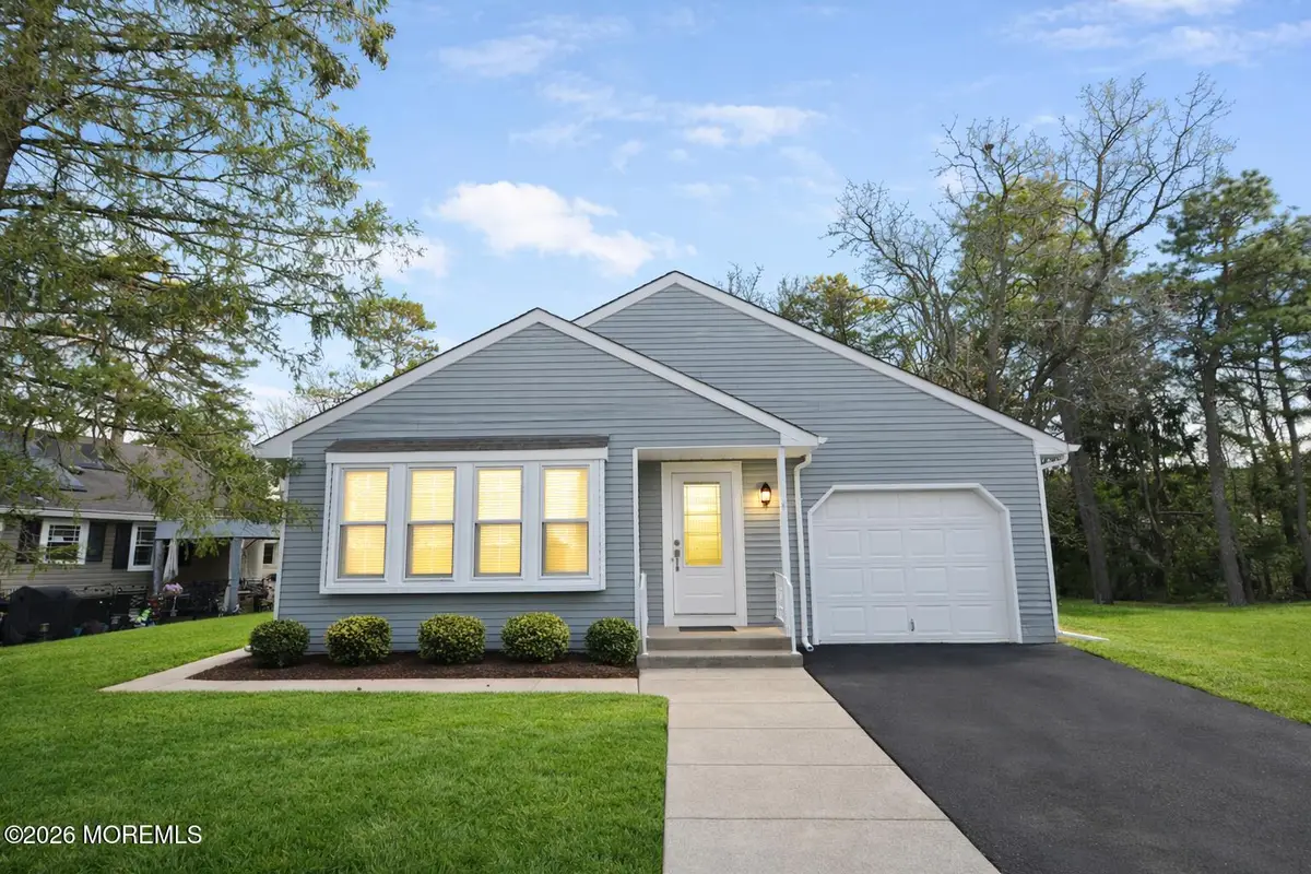 8 Abbey Lane, Manchester, NJ 08759 - #1