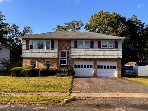 429 Lea Avenue, Laurence Harbor, NJ 08879