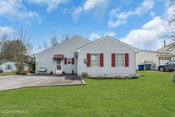 46 Pilgrim Avenue, Tinton Falls, NJ 07753