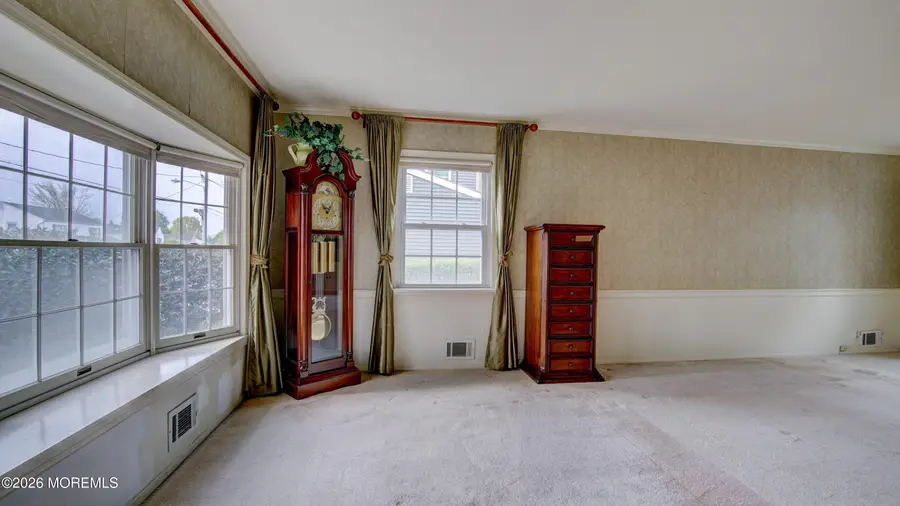 8 Brentwood Avenue, Freehold, NJ 07728 - #3