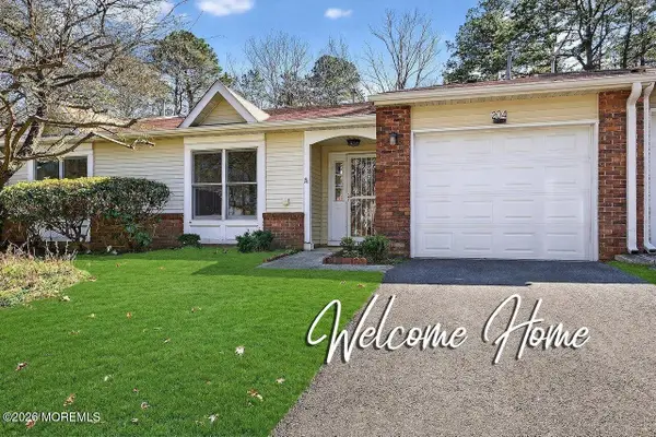 204 Deanne Drive, Lakewood, NJ 08701