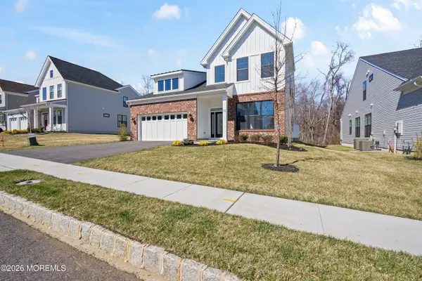 15 Ashlynn Court, Manalapan, NJ 07726