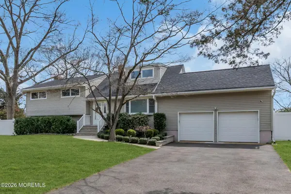 14 Riveredge Road, Tinton Falls, NJ 07724