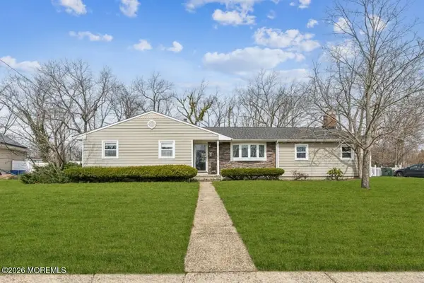 26 Lexington Road, Howell, NJ 07731